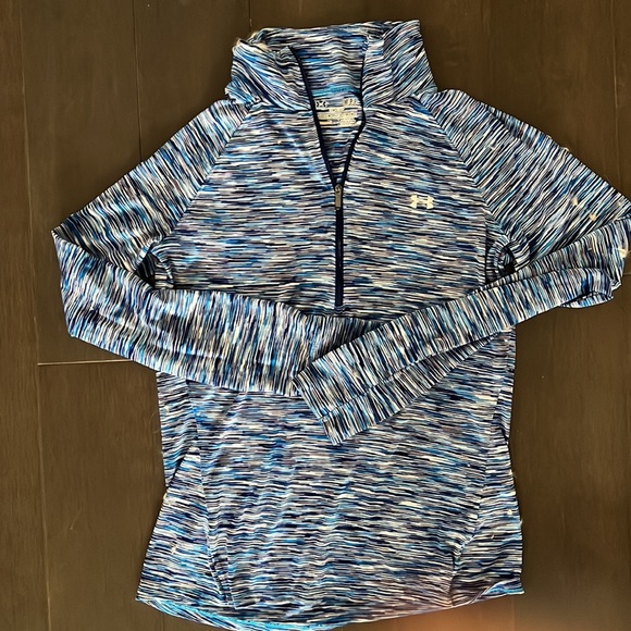 Womens size small and extra small athletic top and sweater lot. - Picture 4 of 11